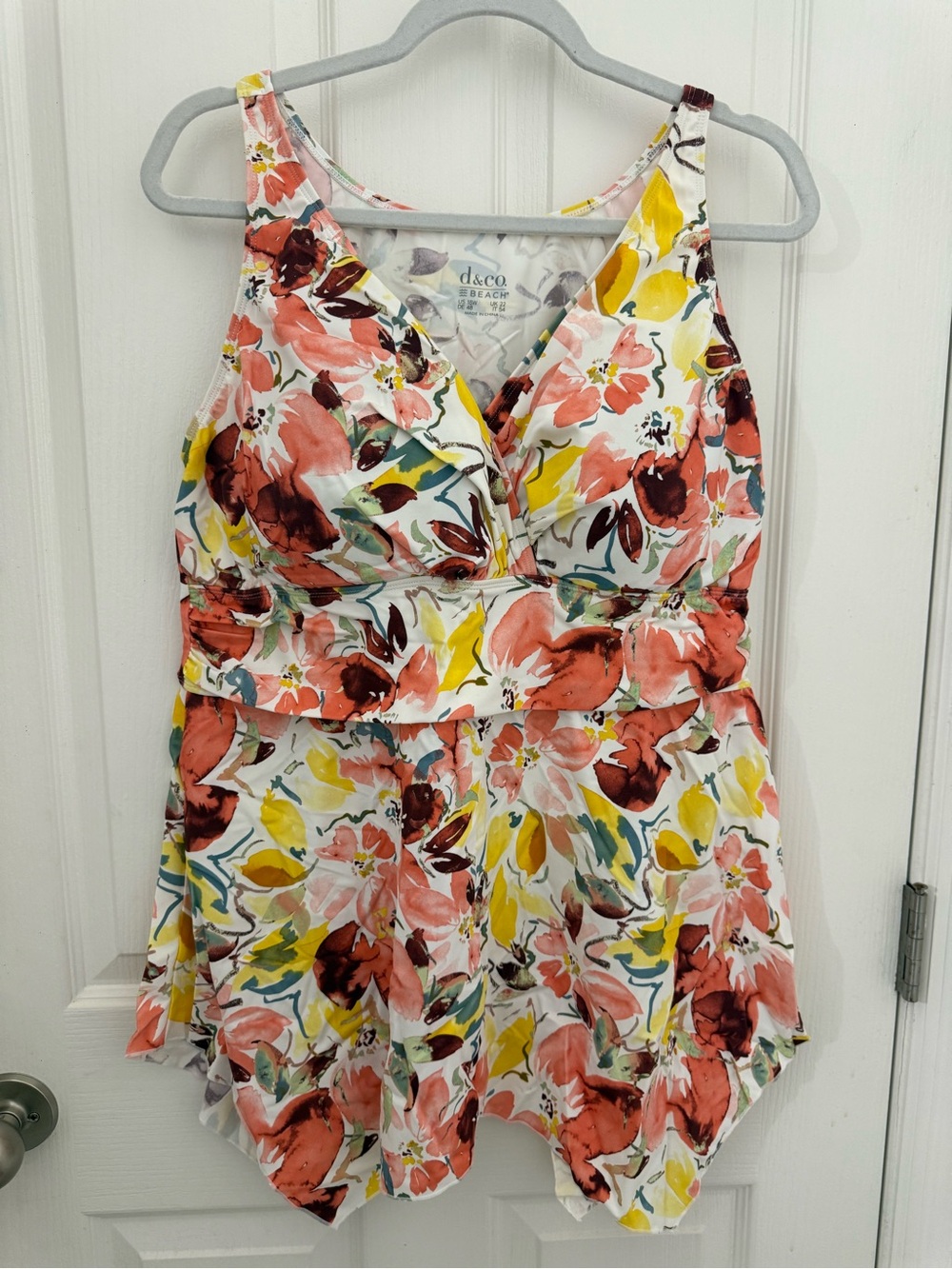 Denim & Co. floral tankini with matching briefs. Size 18w. New in bag.